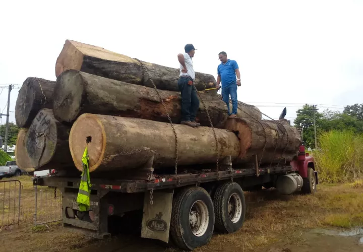 Retienen a camión en Chepo. Foto: Cortesía