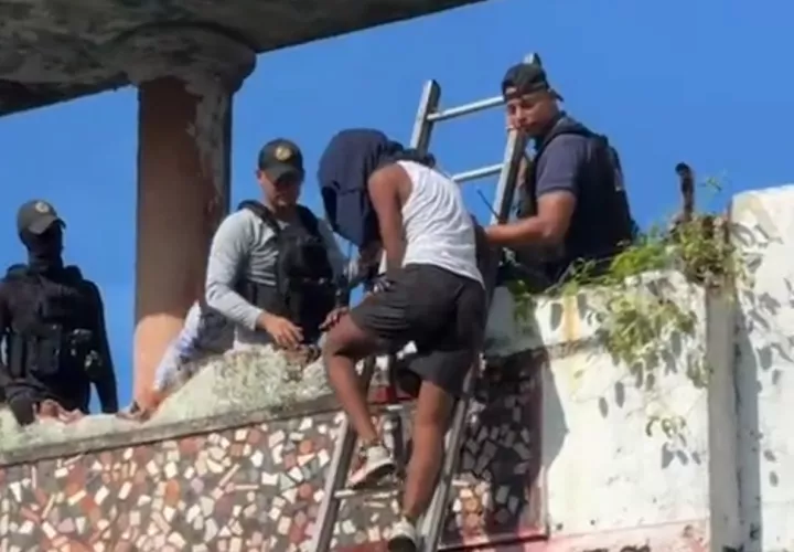 Aprehensión de uno de los menores vinculados en este homicidio.