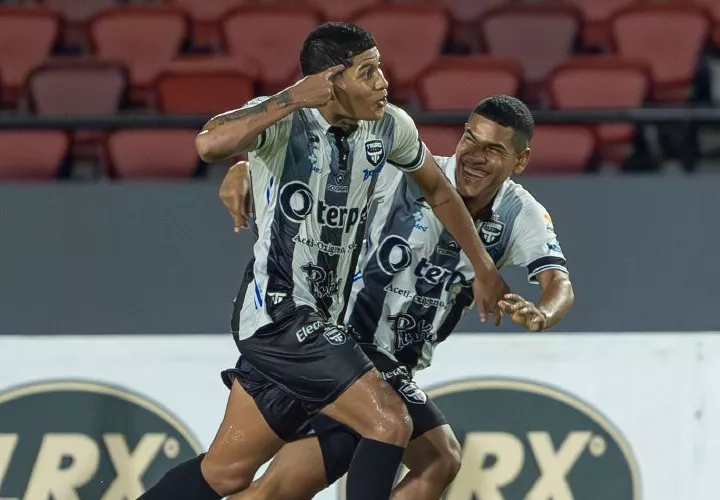 Cristian Quintero marcó en el triunfo del Tauro ante Universitario, la pasada jornada. Foto: EFE