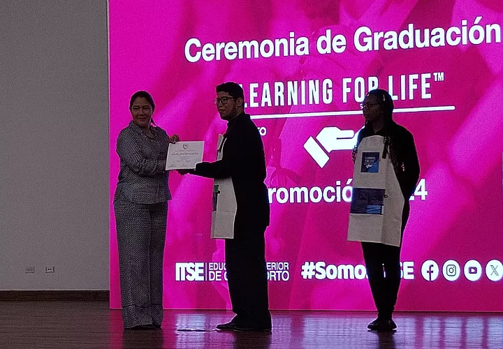 Acto de graduación en el ITSE. Foto: M. Camargo