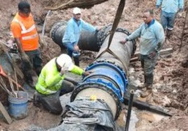 Una de las fases del trabajo en la planta potabilizadora de Chilibre.