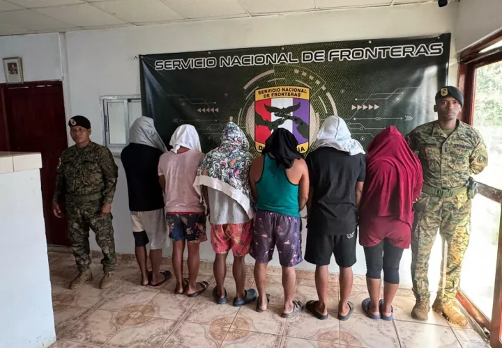 La red integrada por 5 hombres y una mujer.