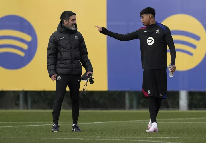 Lamine Yamal durante los entrenamientos.