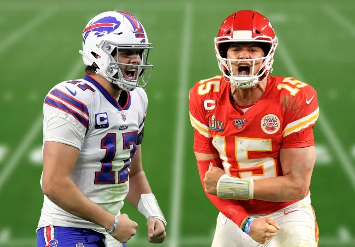 Josh Allen (izq.) y Patrick Mahomes, quarterbacks de los Buffalo Bills y Kansas City Chiefs respectivamente.