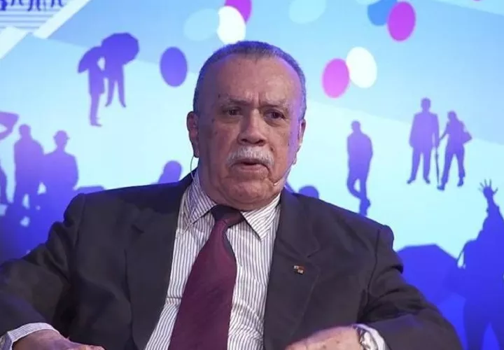 Dr. Carlos Arellano Lennox.