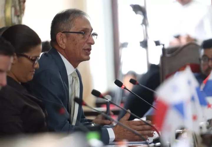 Ministro de Vivienda, Jaime Jované.