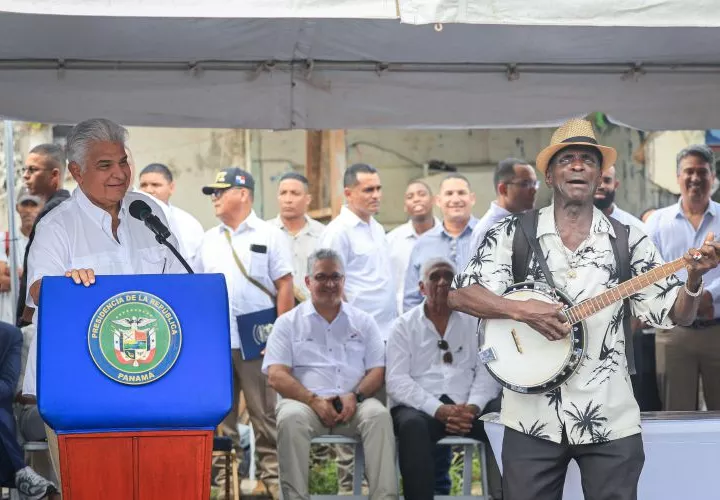El gobernante alegó que hasta el costo del transporte de los denominados “piratas”, es mayor que el del Metro.