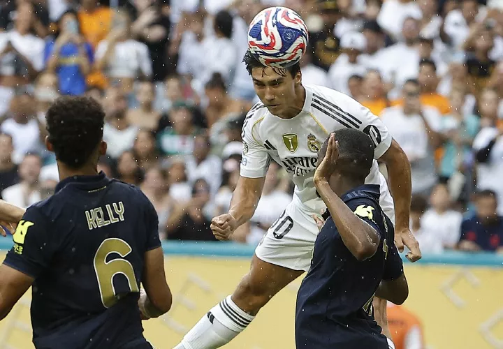 Gonzalo García al momento de anotar de cabeza el gol que le dio el triunfo al real Madrid, el cual avanzó a los cuartos de final del Mundial de Clubes, el cual se disputa en Estados Unidos.