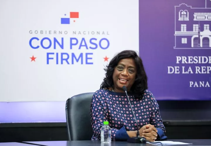 La ministra de Educación, Lucy Molinar.