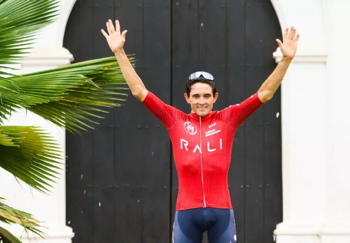 El ciclista colombo-español Oscar Sevilla se colocó la camiseta de líder general del Tour de Panamá, luego de disputada la primera etapa de esta competencia.