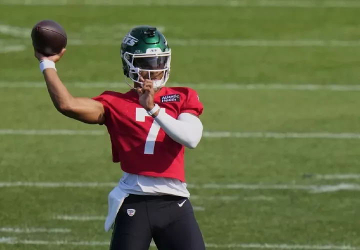 Justin Fields, quarterback de los Jets.