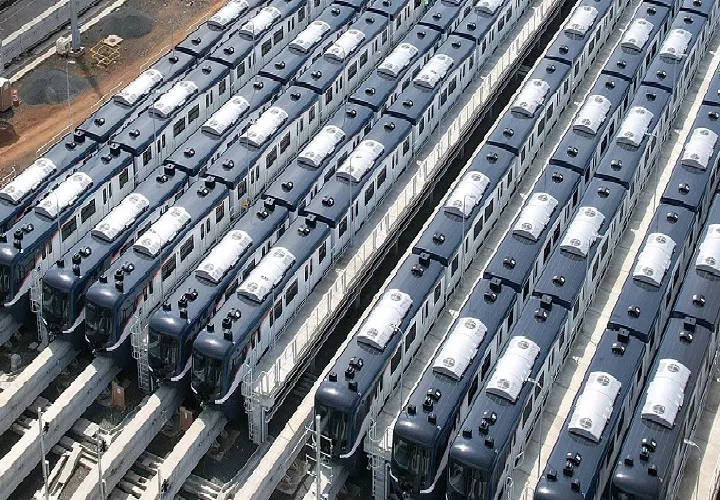 26 trenes hay en los patios de Ciudad Futuro.