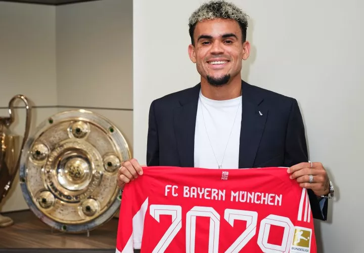 Luis Díaz en su presentación.