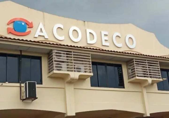 Tres escuelas han sido sancionadas.