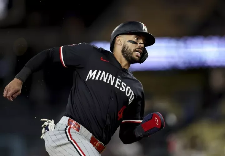 Carlos Correa fue cambiado ayer.