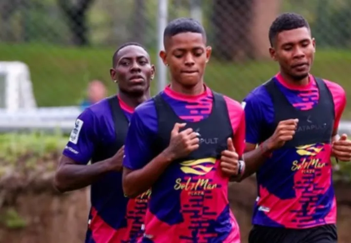 Entrenamiento del Sporting en Guatemala.