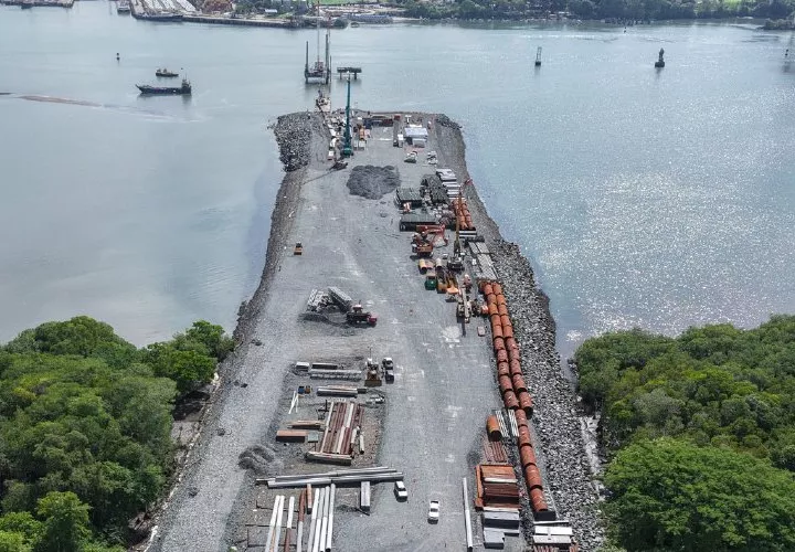 Cuarto Puente sobre el Canal.