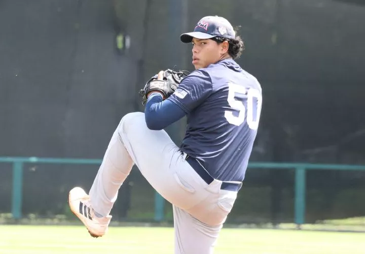Roderick Medina es uno de los lanzadores que forma parte de la selección U-18.