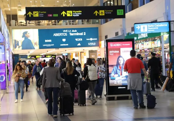 Pasajeros en el Aeropuerto de Tocumen.