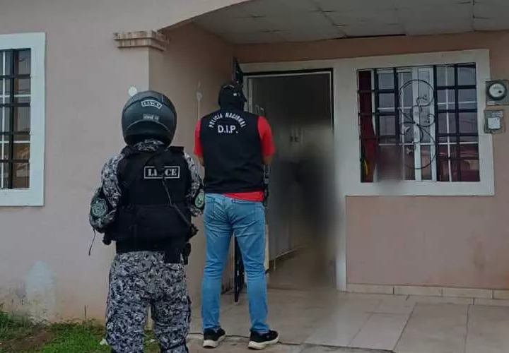 El dueño de la casa fue retenido.