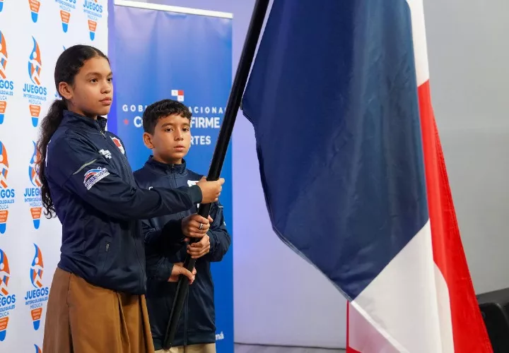 Arianne Torres, jugadora de baloncesto del Instituto Justo Arosemena (IJA) y Andrés Navarro, de la disciplina del ajedrez y estudiante del Colegio Javier, son los abanderados de la delegación panameña.