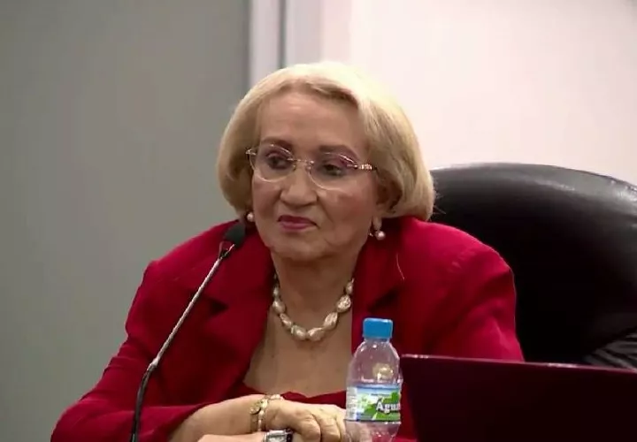 Etelvina Medianero de Bonagas.