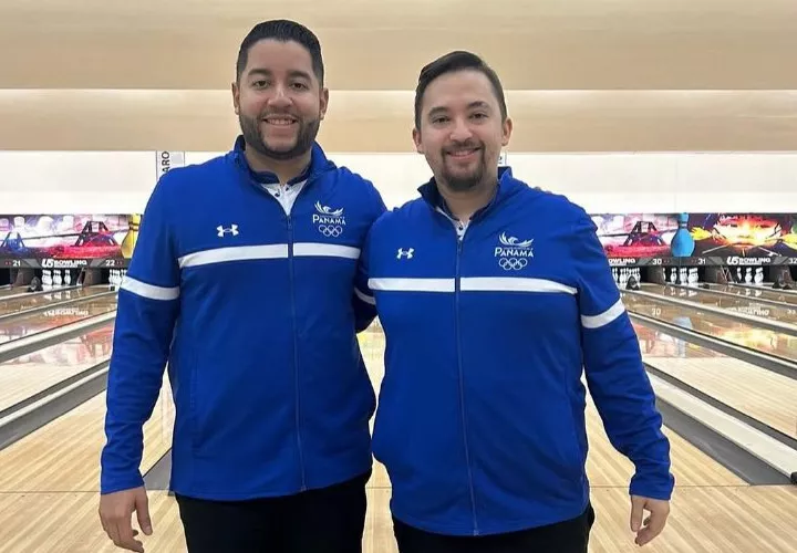 Donald Lee (izq.) y William Duen ganaron la medalla de bronce del evento de dobles y están en la lucha por uno de los primeros puestos a nivel individual.