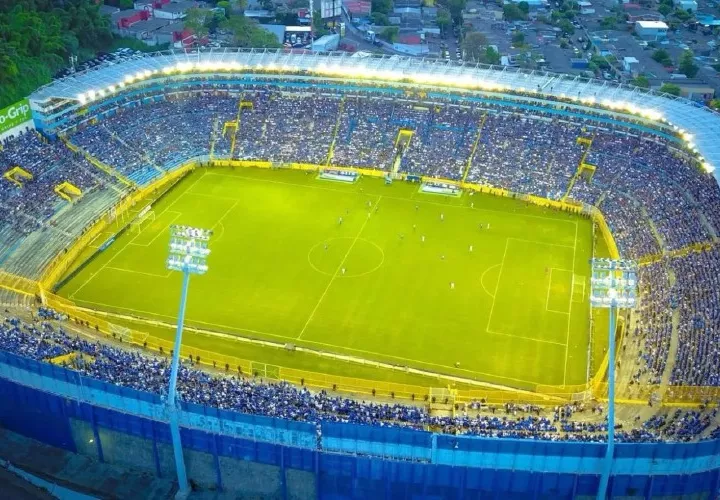 Panorámica del Estadio Cuscatlán, ubicado en la ciudad de San Salvador y que tiene capacidad 44 836 espectadores,