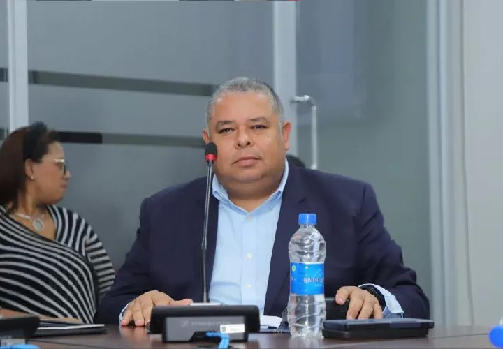 El director IDAAN, Rutilo Villarreal.