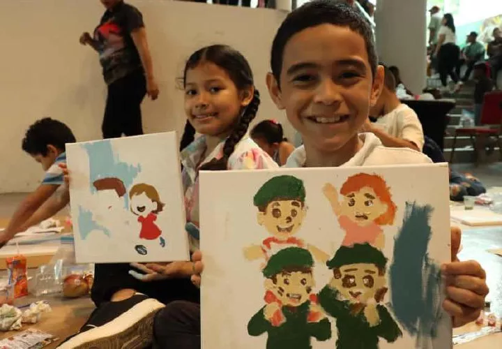 Pequeños muestran su creatividad.