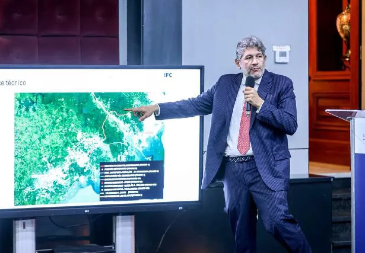 Durante la sesión extraordinaria.