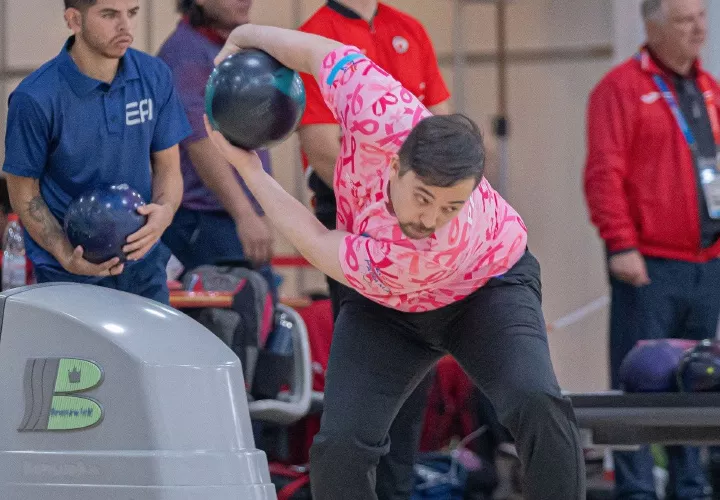 William Duen forma parte de la Selección de Boliche de Panamá que competirá en los Juegos Deportivos Centroamericanos que se realizarán en Guatemala.