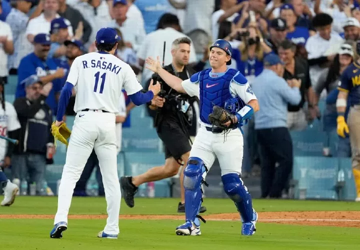Roki Sasaki (i) y Will smith.