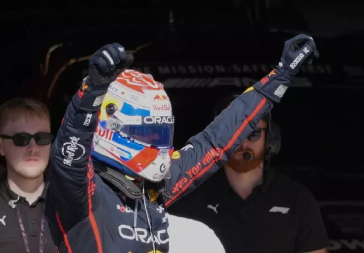 Max Verstappen celebra su triunfo.