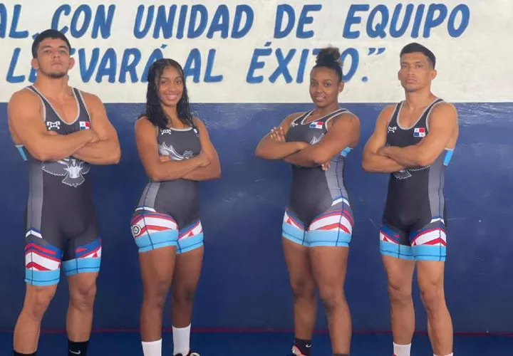 Ángel Cortés, Jeanice Mejía, Channett Simmons y Robert Pérez, algunos de los atletas que están en el campamento.