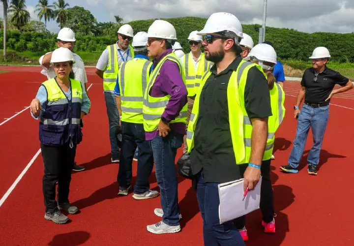 La inspección se realizó en varias instalaciones deportivas.