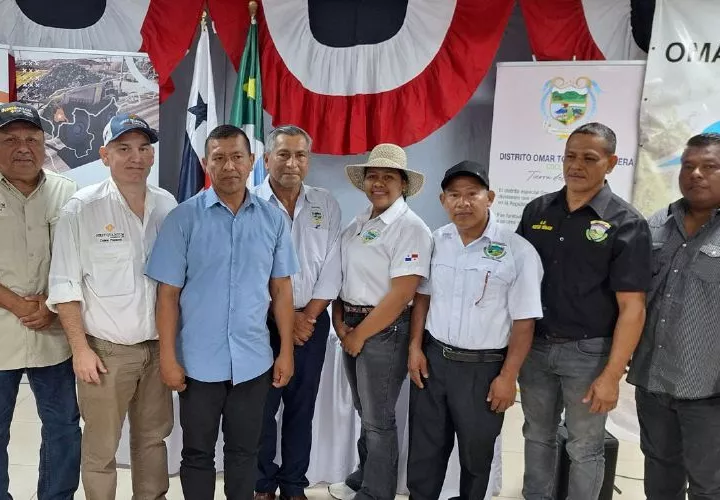 Este compromiso busca promover el Plan de Desarrollo distrital, enfocándose en la sostenibilidad y el progreso socioeconómico.