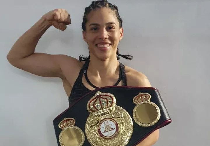 Nataly Delgado, campeona mundial supermosca de la Asociación Mundial de Boxeo (AMB).