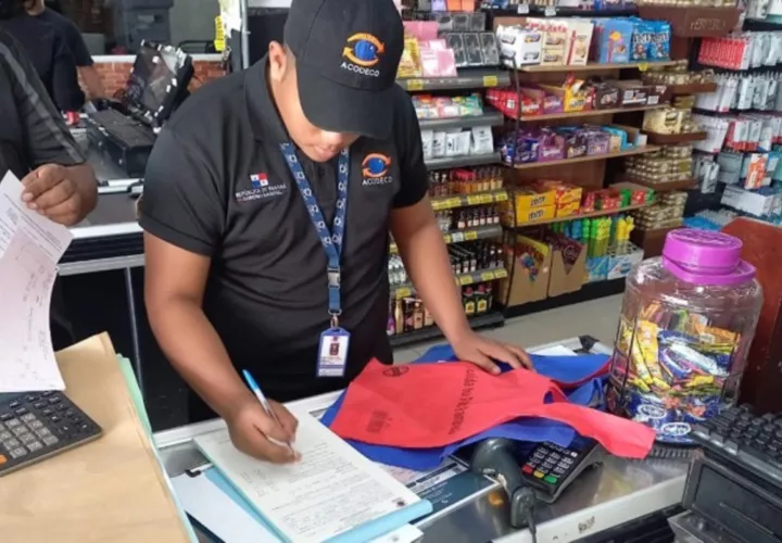 15 comercios fueron multados.