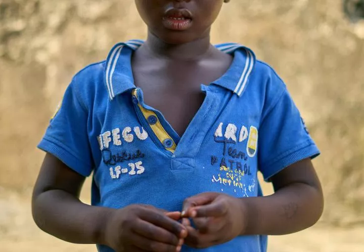 Al menos 12,000 niños están fuera del sistema escolar.