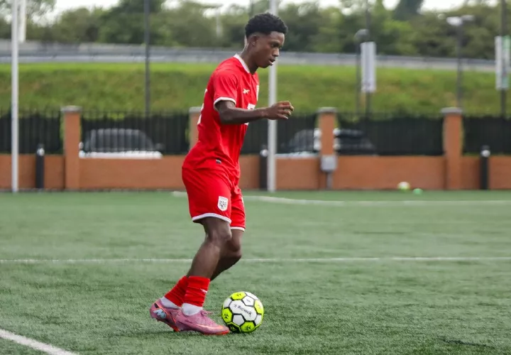 El partido se jugará en el COS Sports Plaza.