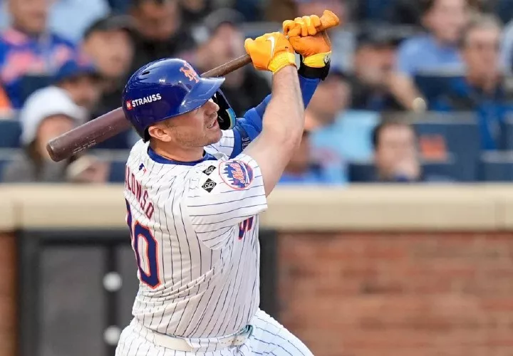 Alonso jugarán en la Liga Americana.