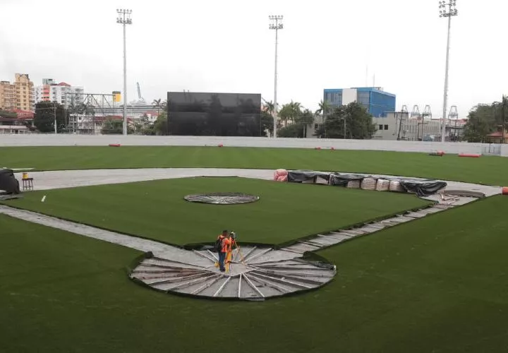 Vista panorámica del cuadro del Estadio Mariano Bula de Colón, el cual llevará grama sintética.