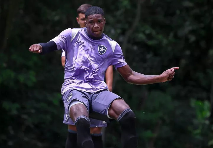 El delantero panameño Kadir Barría sigue teniendo oportunidades con el equipo del Botafogo.