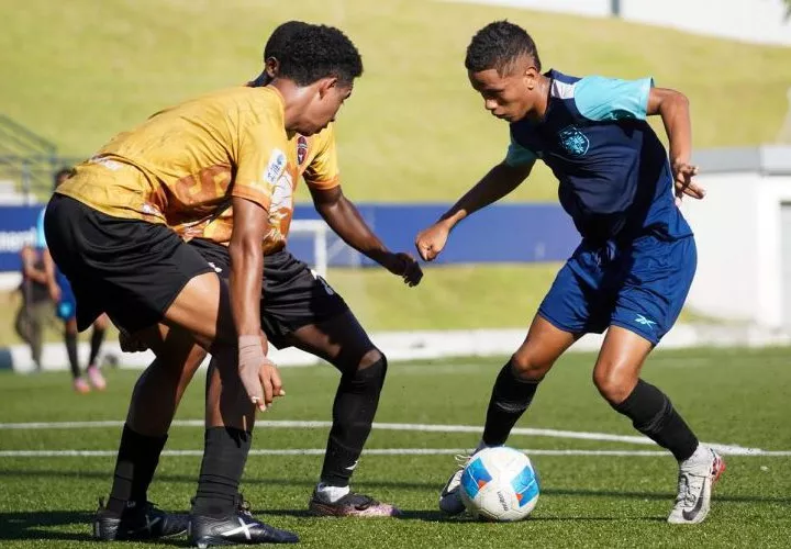 Partido de fogueo entre la Sub-17 de Fútbol de Panamá y el Sporting San Miguelito realizado ayer en el Yappy Park. 