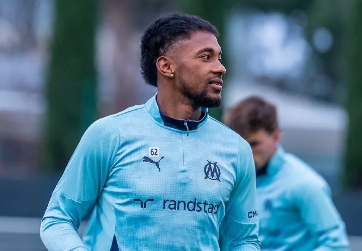 El lateral panameño Michael Amir Murillo sumó minutos ayer.