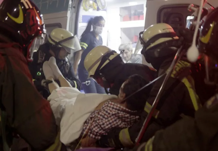 Pacientes del hospital Penco-Lirquen son evacuados.