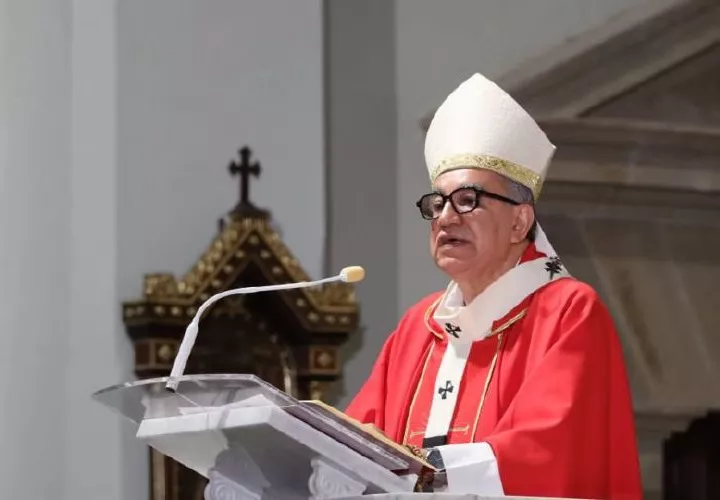 El arzobispo metropolitano, José Domingo Ulloa.