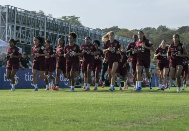 Emtrenamiento de la selección en el CAR.