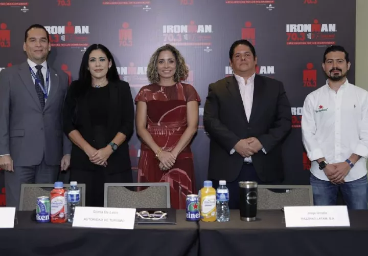 Juan Carlos Valdés, Rina Aguirre, Gloria de León, Jorge Urrutia y Jorge López, dieron detalles de la organización del evento.